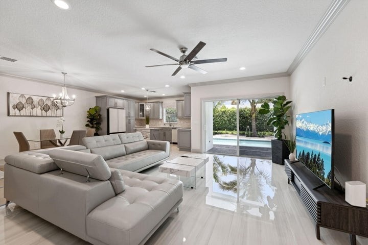 Building Photo - 522 Lucky Ln