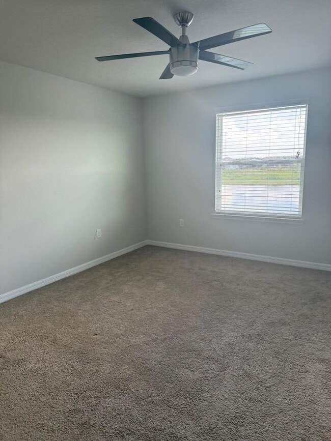 Building Photo - 9210 Hillcroft Dr