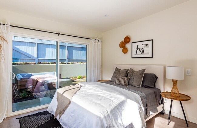 Building Photo - 6459 Sycamore Meadows Dr