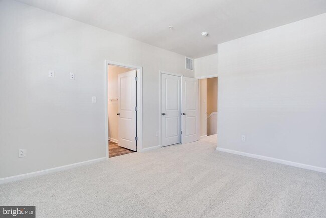 Building Photo - 5039 MacDonough Pl