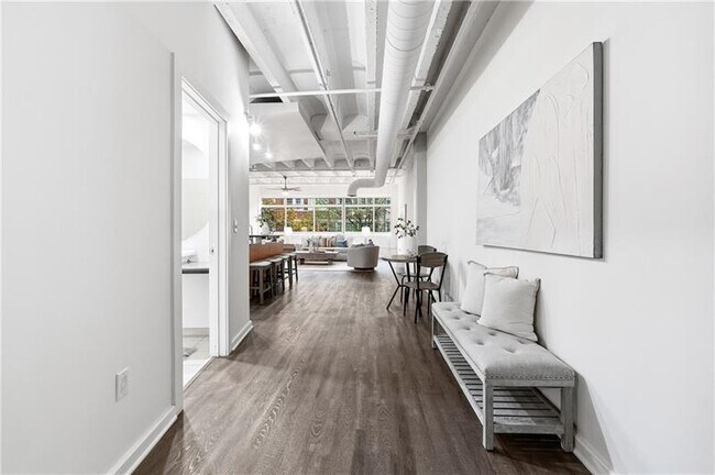 Building Photo - 805 Peachtree St NE