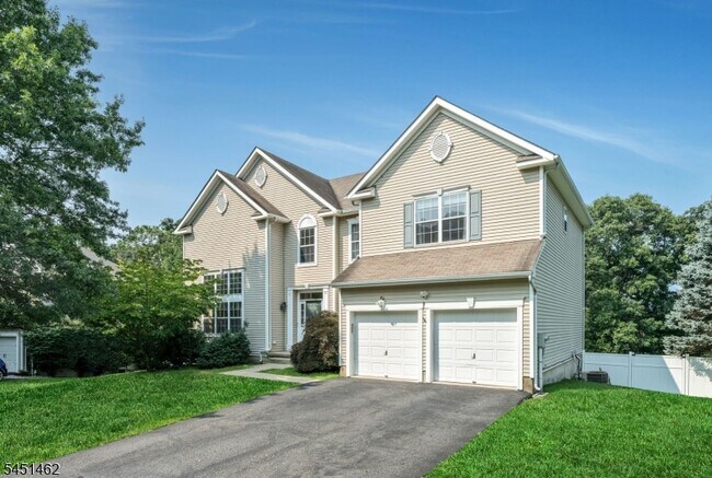 Building Photo - 23 Hill Hollow Rd