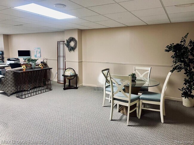 Building Photo - 661 Telya Ridge