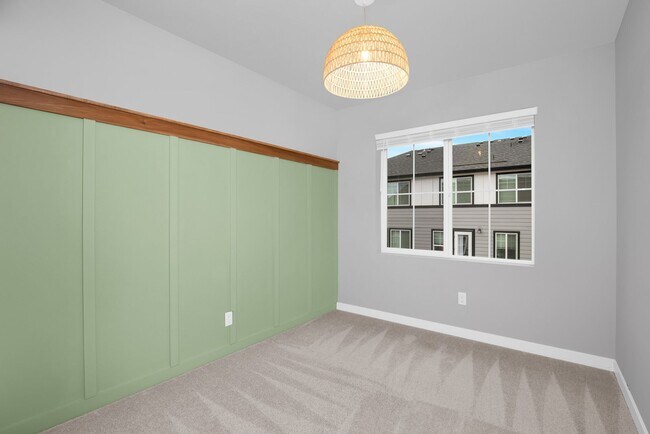 Building Photo - 1621 Seattle Hill Rd