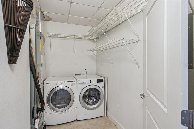 Building Photo - 151 E Washington St