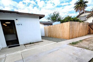 Building Photo - Move in Special !!!!   Cozy 2 bedroom + 1 ...