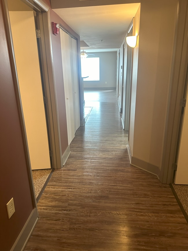 Building Photo - 1735 Lake Ave