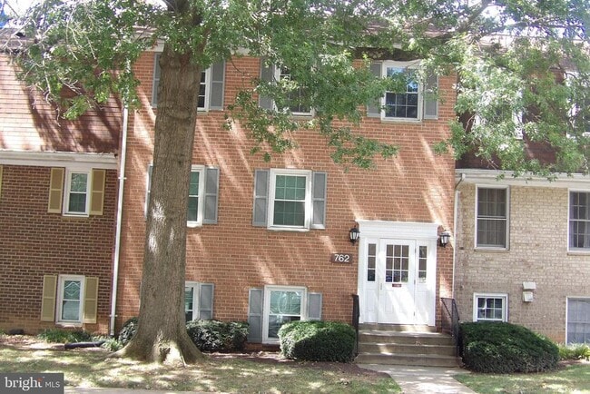 Building Photo - 762 Quince Orchard Blvd
