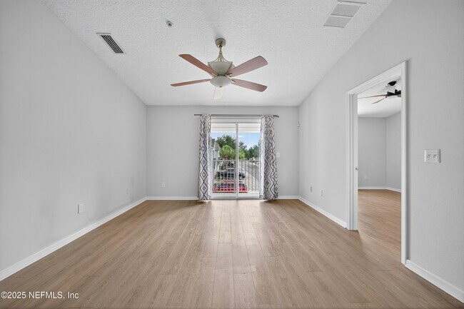 Building Photo - 7055 Deer Lodge Cir