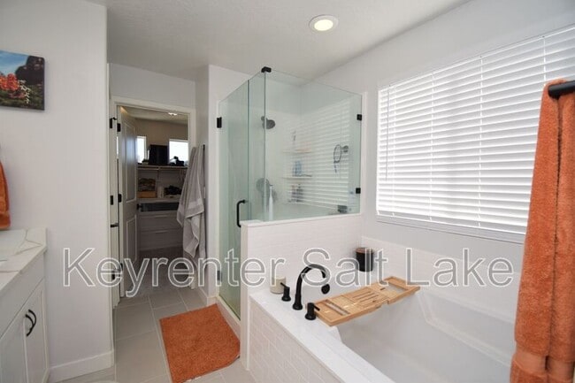 Building Photo - 2964 S 2500 W St