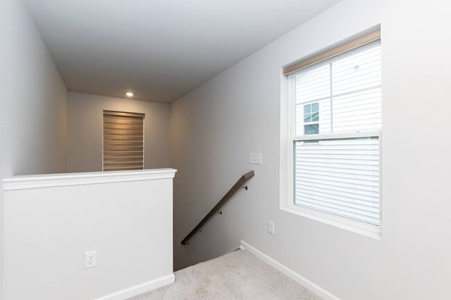 Building Photo - Move In Ready Three Bedroom Home!