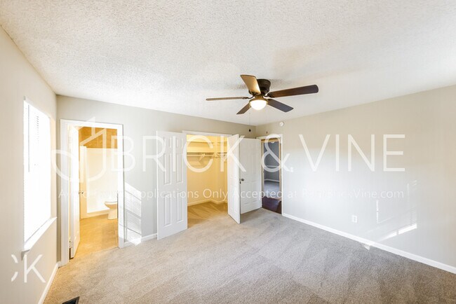 Building Photo - 400 S Highland Dr
