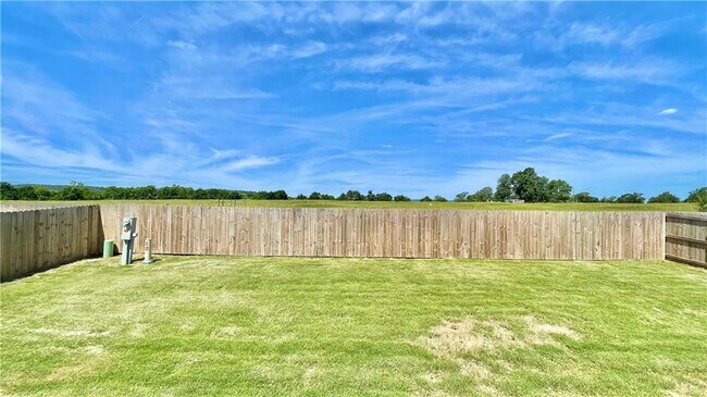 Building Photo - 1744 Charismatic Dr