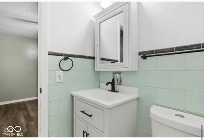 Building Photo - 5215 Southdale Dr