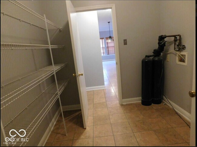 Building Photo - 13203 United Dr