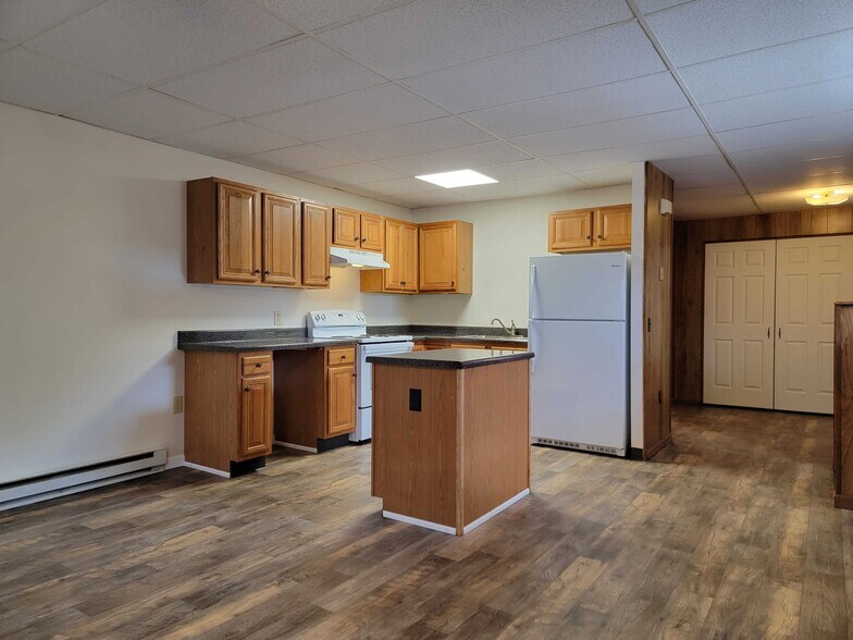 Building Photo - 84 Gross St