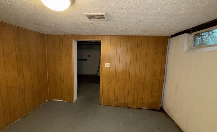 Building Photo - 2238 Howey Rd