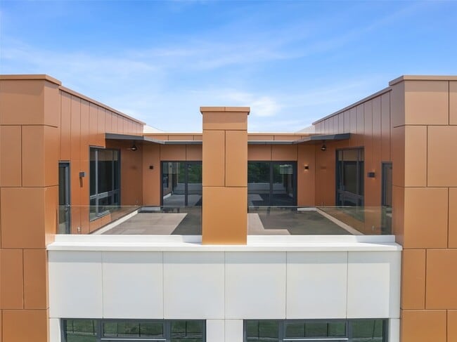 Building Photo - 1880 Beaumont St