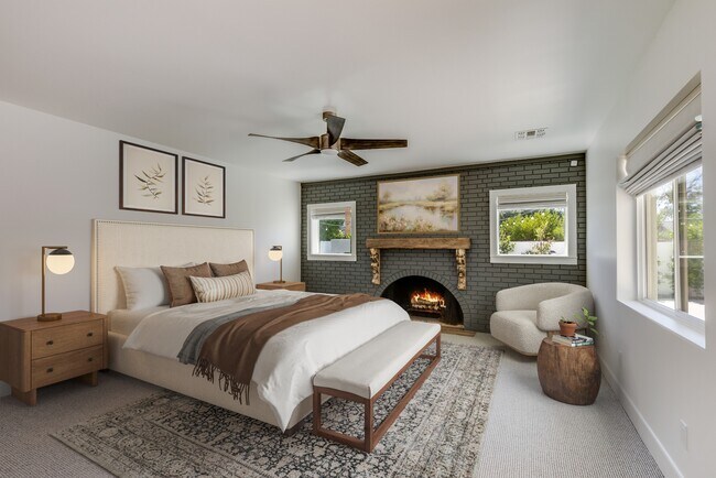 Building Photo - 4427 E Turney Ave