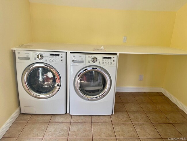 Building Photo - 8 Alden Pl