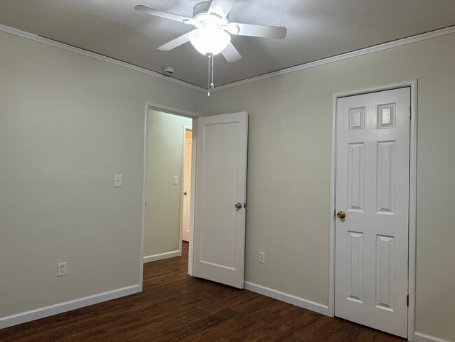 Building Photo - 2 Bed 1 Bath House in Oakland