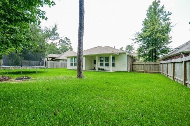 Building Photo - 12144 La Salle River Rd
