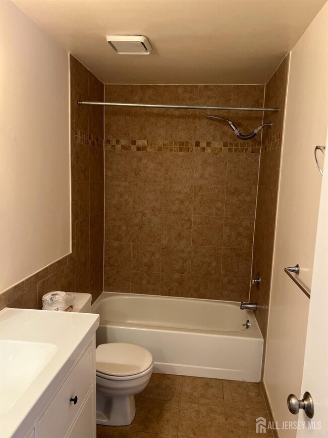 Building Photo - 7492 Elm Ct
