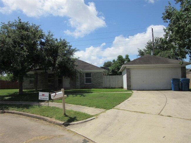 Primary Photo - 5237 Pinewood Terrace