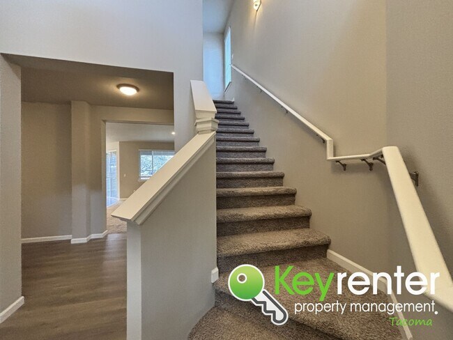 Building Photo - Beautiful 4 Bedroom 2.5 Bathroom Tacoma Home for Rent in Secluded Community!