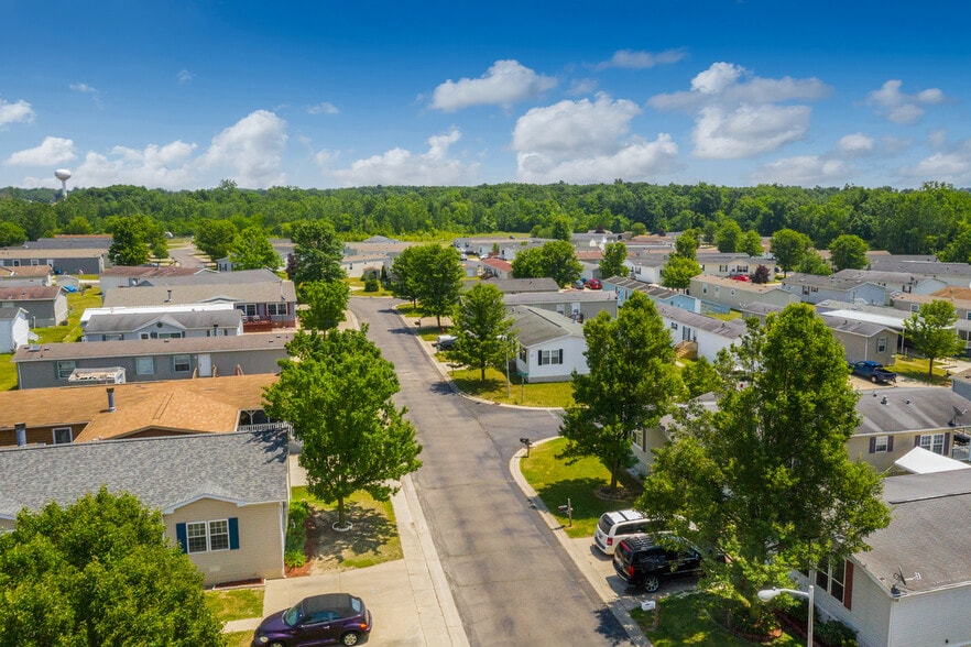 Building Photo - 143 Smokey Hill River Ct