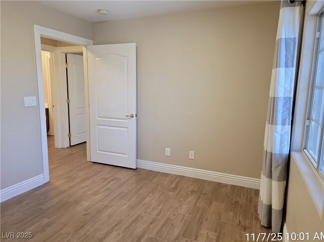 Building Photo - 8615 Little Fox St