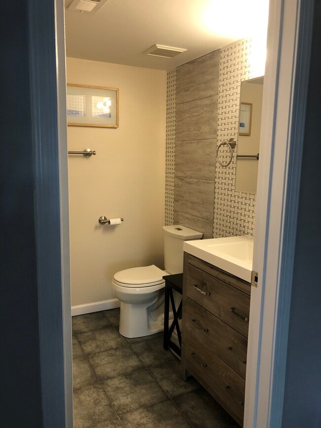 Building Photo - 1107 Deer Run