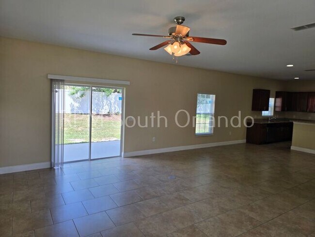 Building Photo - Dundee Station