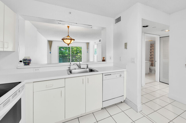 Building Photo - 9580 Weldon Cir