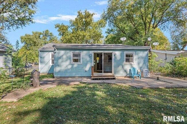 Building Photo - 400 Lexington Heights Dr