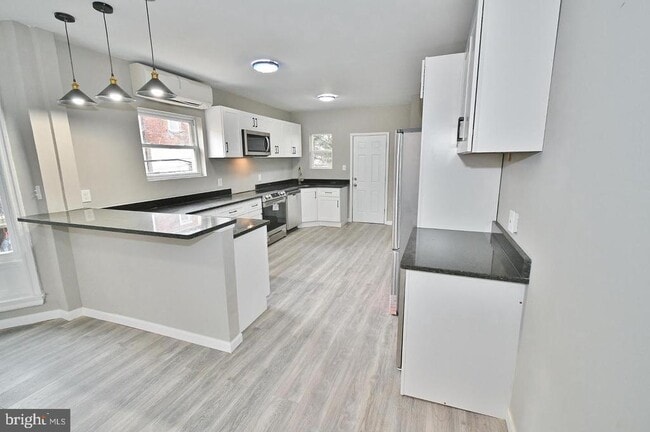 Building Photo - 614 N Frazier St