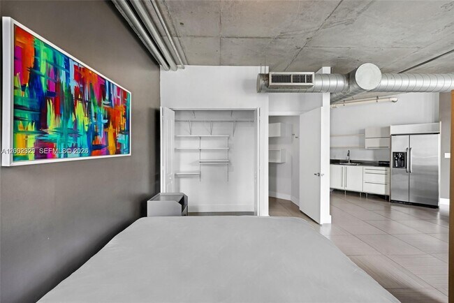 Building Photo - 690 SW 1st Ct