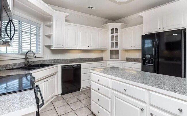 Building Photo - 2028 Cobblestone St