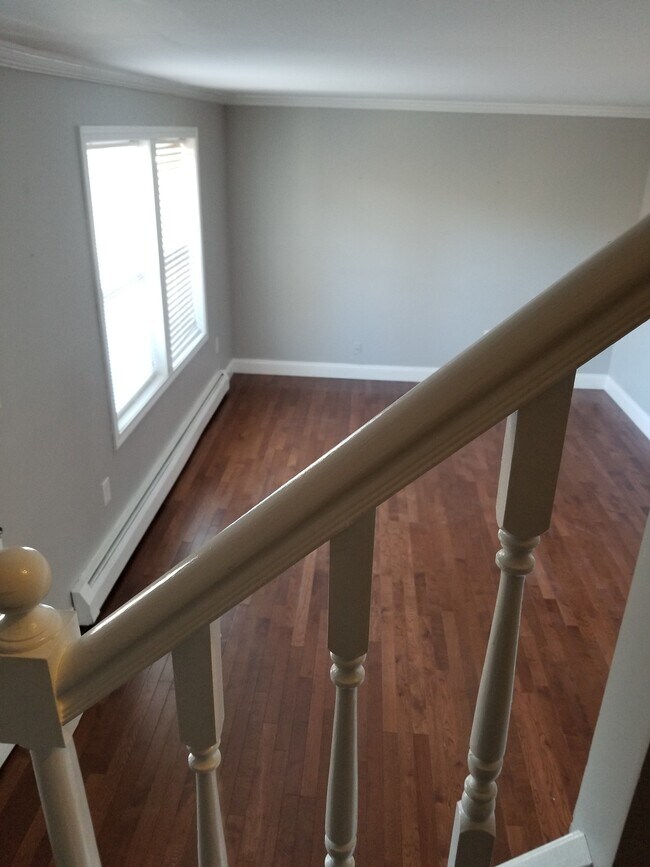 Building Photo - 370 High St