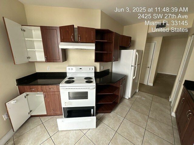 Building Photo - 2425 SW 27th Ave