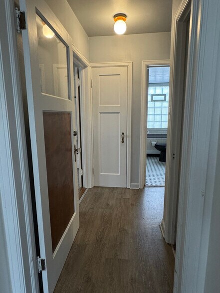 Building Photo - 5733 W Fillmore Dr