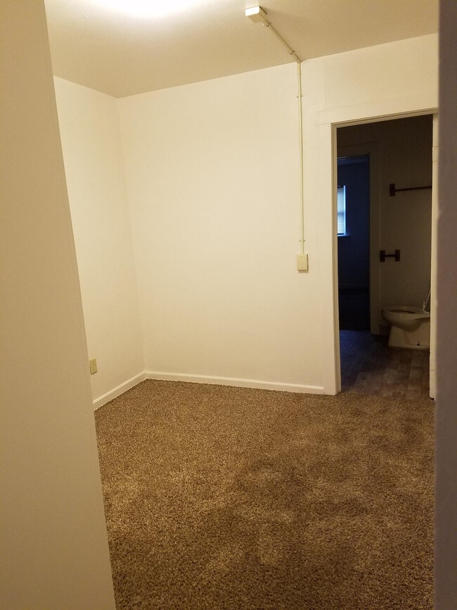 Building Photo - 593 14th St