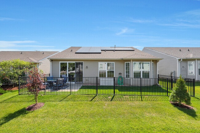 Building Photo - 11895 Bloomfield Dr
