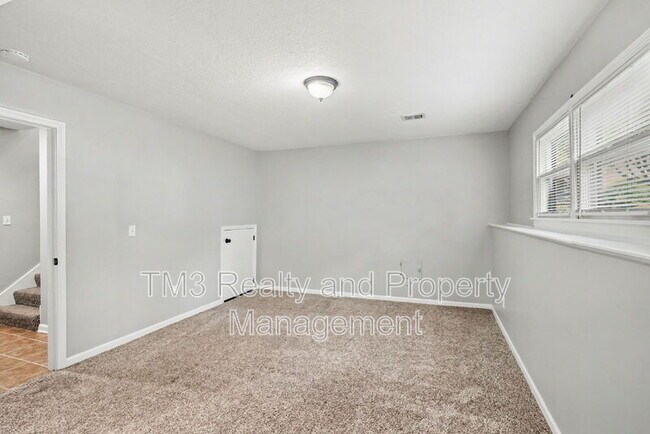 Building Photo - 15213 S Seminole Dr