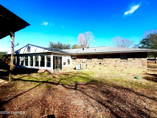 Building Photo - 8107 MS-493