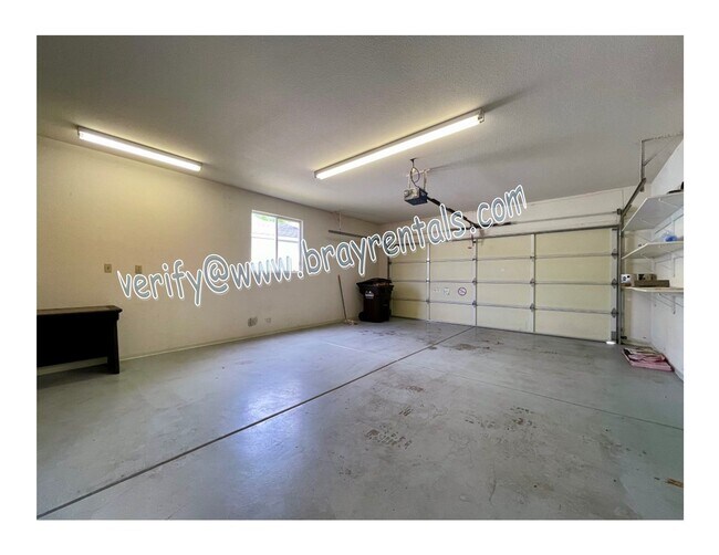 Building Photo - 3 Burgundy Ct