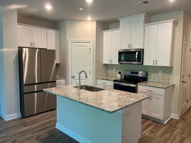 Building Photo - 2336 Belterra Dr