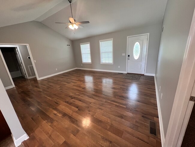 Building Photo - 9832 Smiths Grove- Scottsville Rd