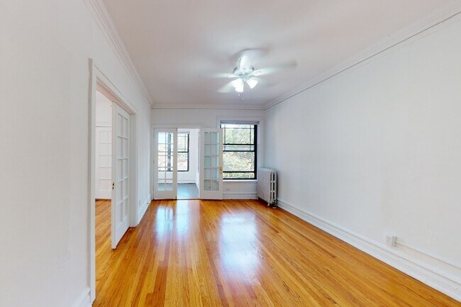 Floorplan - 5300-5308 S. Greenwood Avenue