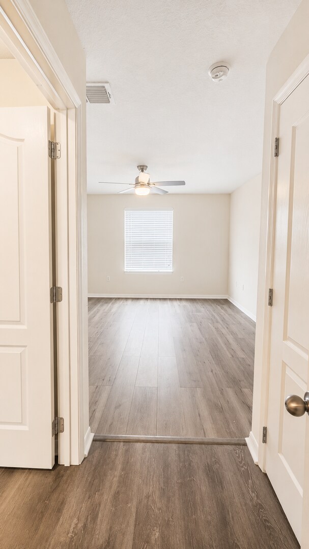 Building Photo - Beautiful Corner-Unit Townhome in a Gated Community!